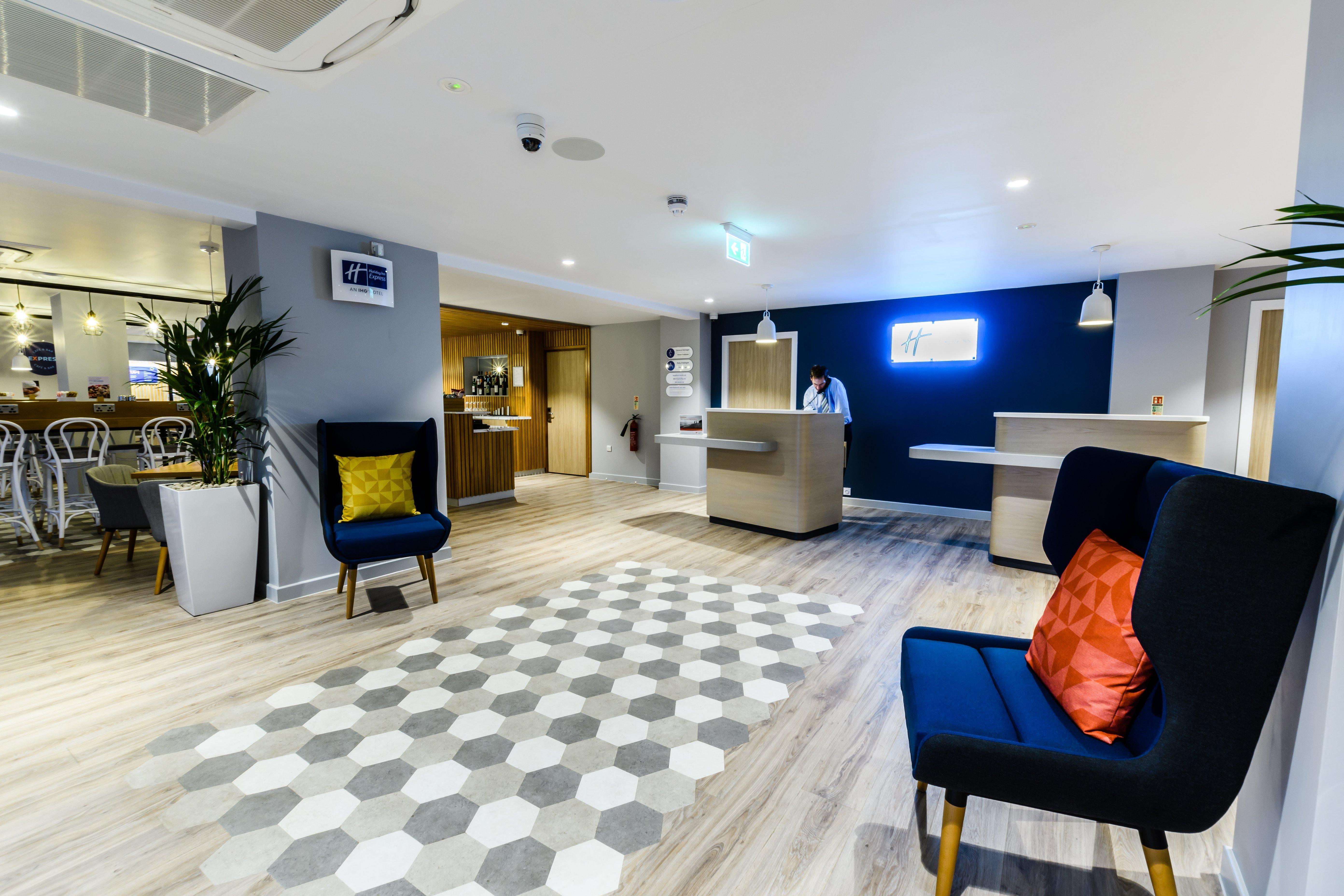 Holiday Inn Express - Wigan By Ihg Extérieur photo