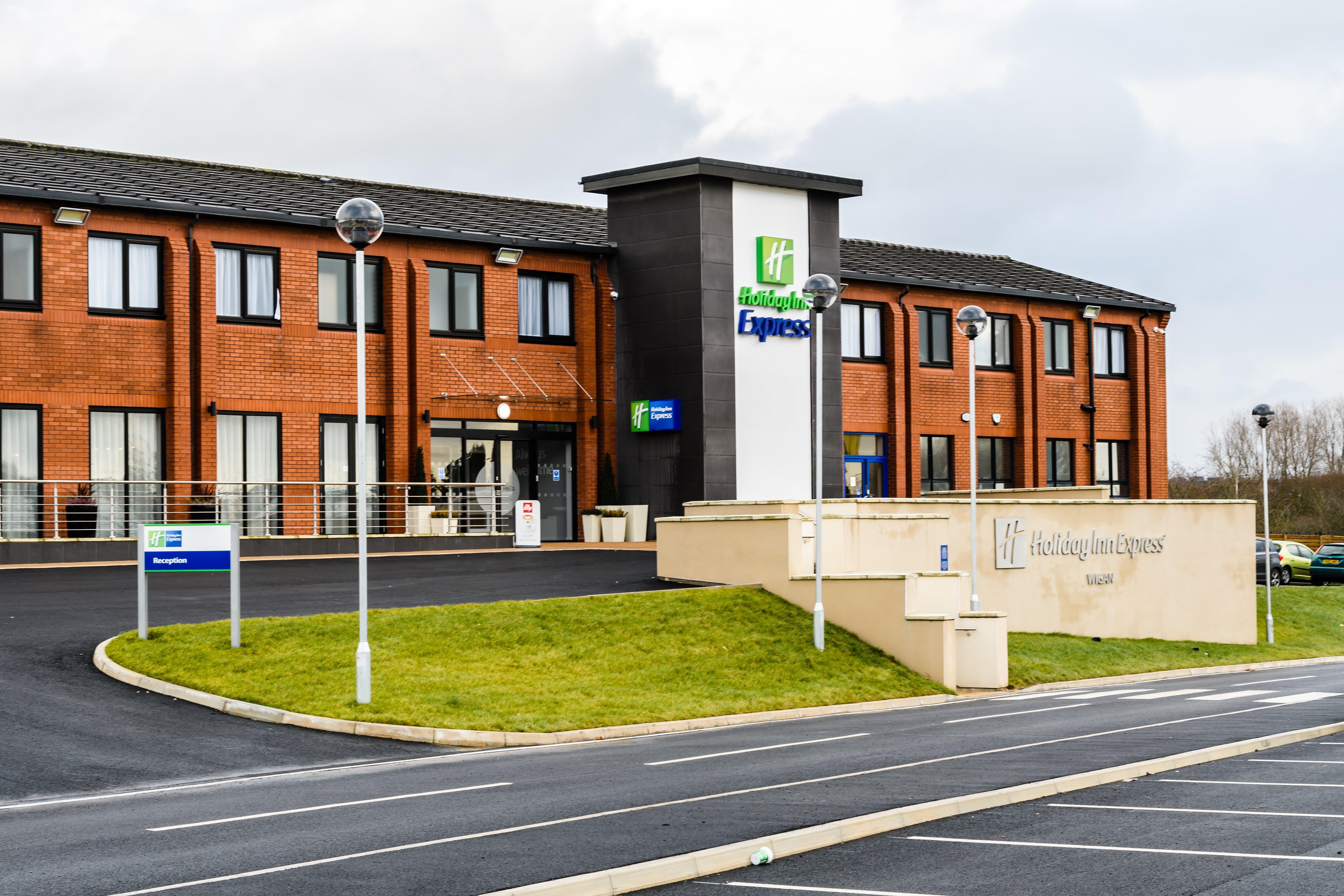 Holiday Inn Express - Wigan By Ihg Extérieur photo