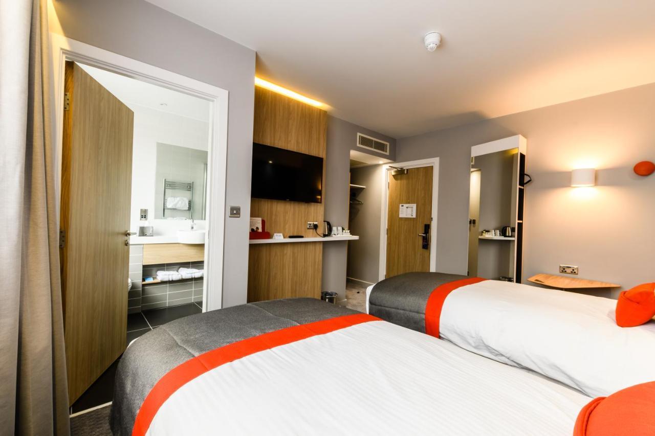 Holiday Inn Express - Wigan By Ihg Extérieur photo