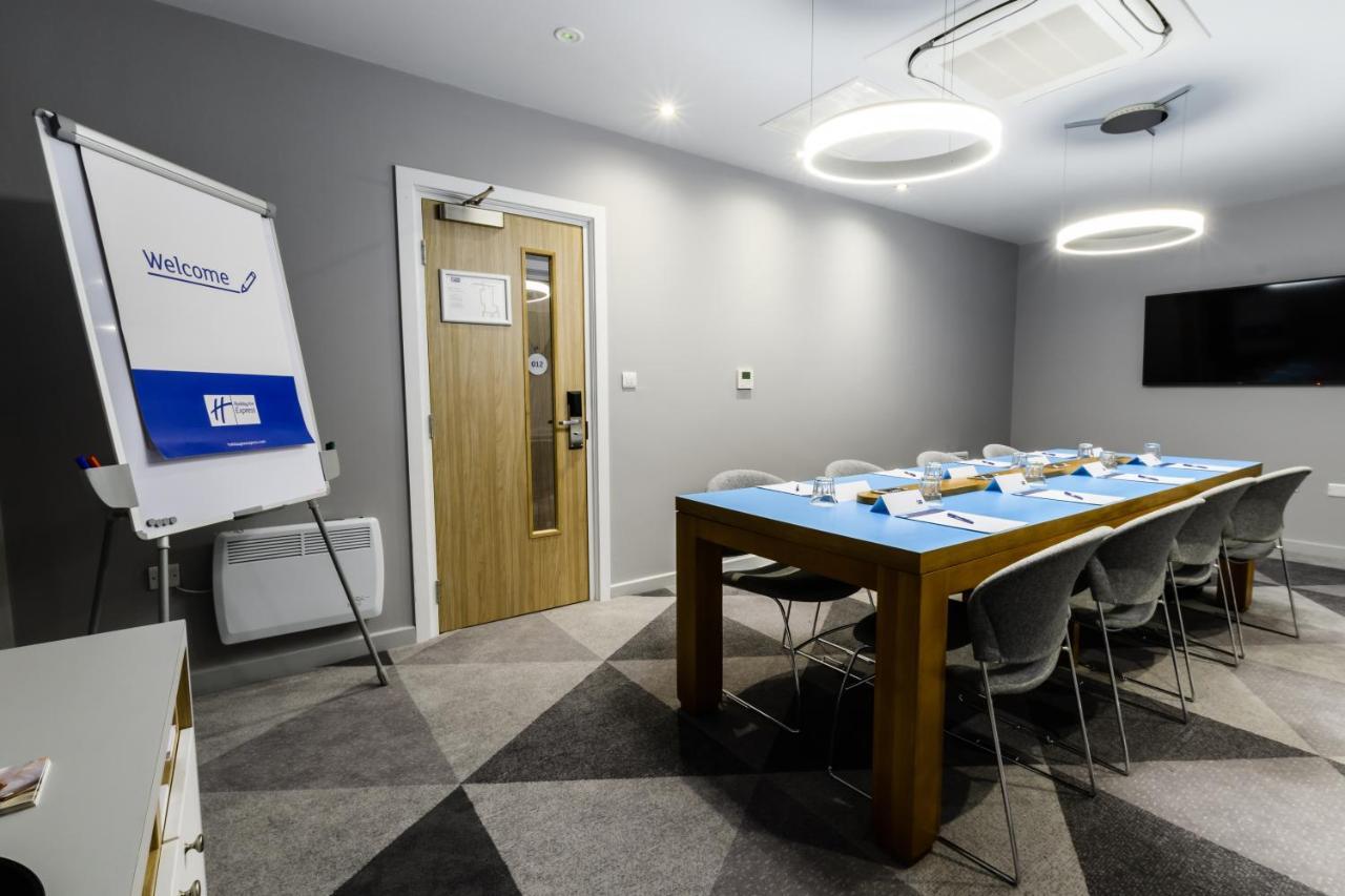 Holiday Inn Express - Wigan By Ihg Extérieur photo