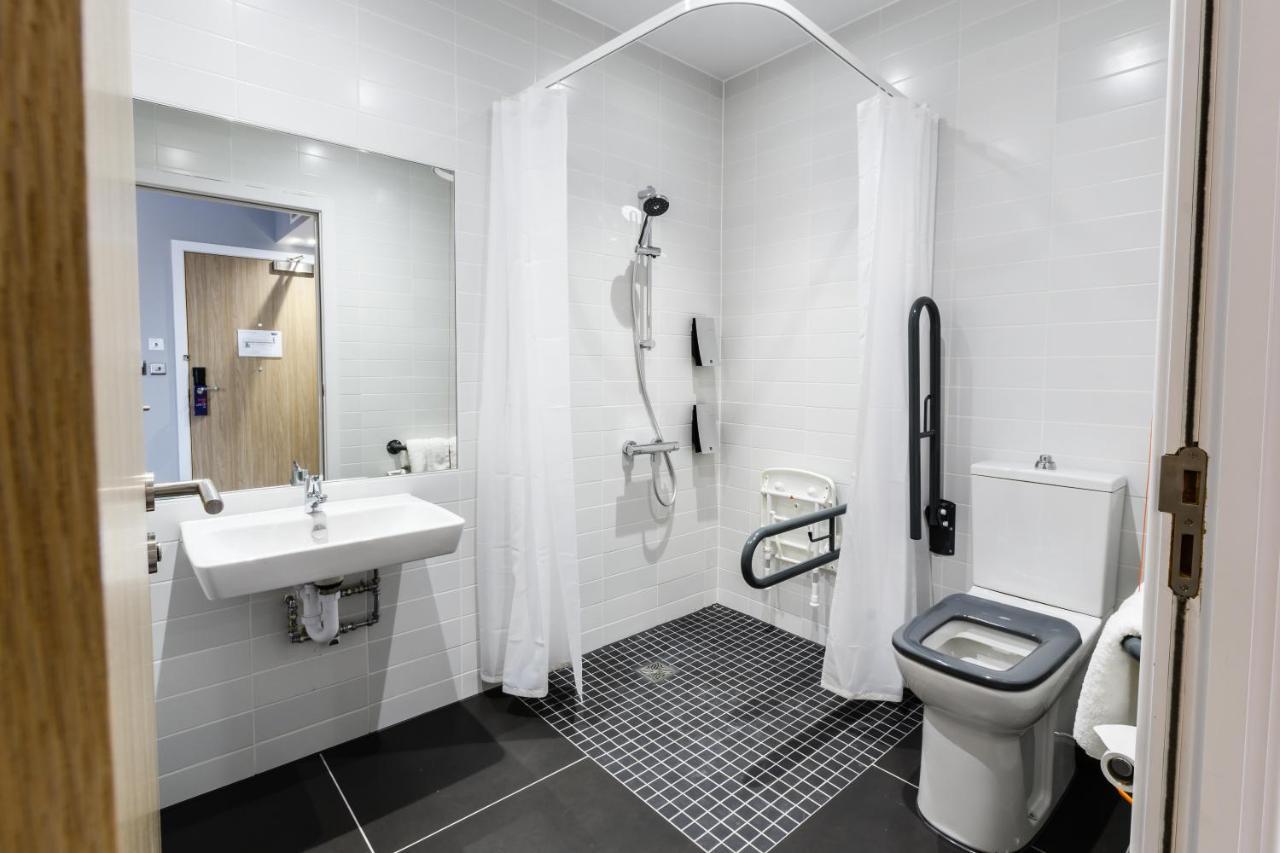 Holiday Inn Express - Wigan By Ihg Extérieur photo