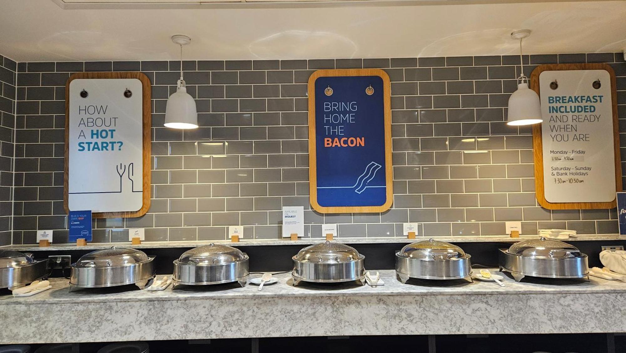 Holiday Inn Express - Wigan By Ihg Extérieur photo